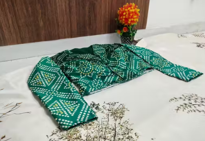 KIDS AND GIRLS PURE SATIN SILK DIGITAL PRINT NAVRATRI SPECIAL LEHENGA+LEHANGA CHOLI FOR GIRLS +LEHANGA+LEHENGA CHOLI FOR NAVRATRI AND WEDDING WITH UNSTICHED BLOUSE AND DUPATTA WITH BEAUTIFUL LATKAN BOTH SIDE.